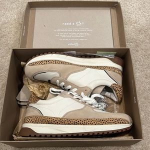 Madewell sneakers size 8.5. Never worn!